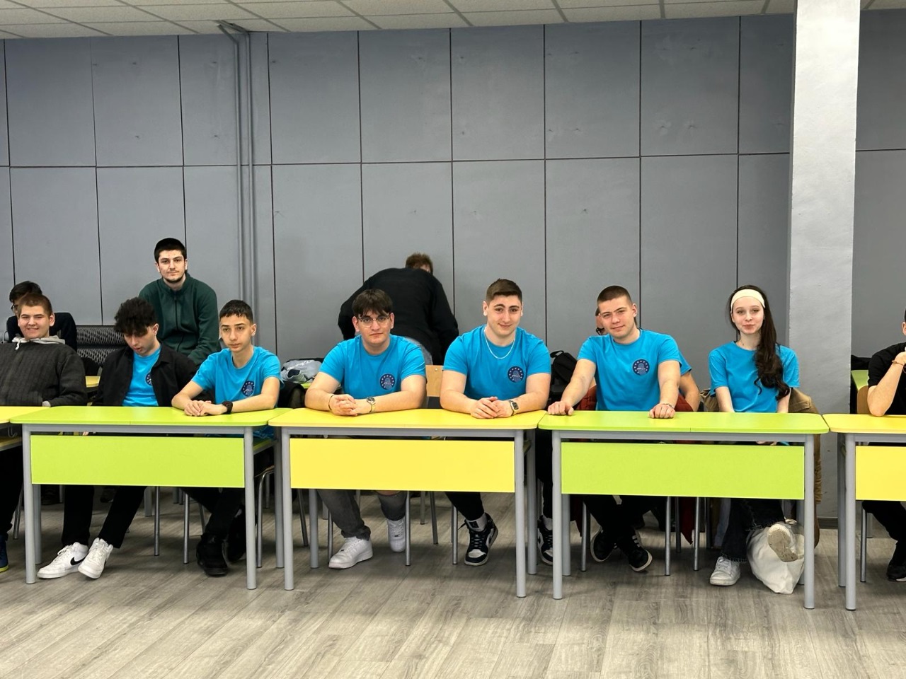 Uczniowie biorący udział w projekcie Erasmus+ SEAL w Bułgarii