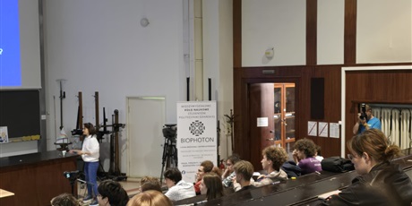 4A na warsztatach "Jak fizyka widzi i leczy"