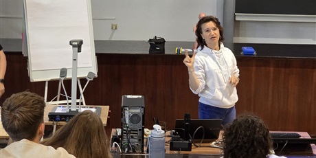 Powiększ grafikę: Uczniowie klasy 4A podczas warsztatów projektu DRON