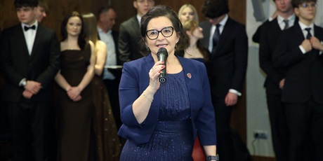 Powiększ grafikę: Wystąpienie p. Doroty Suchacz podczas Balu Maturalnego