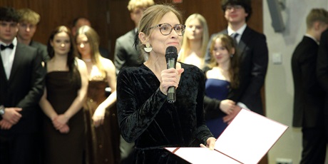 Powiększ grafikę: Wystąpienie p. Justyny Brzoskowskiej podczas Balu Maturalnego