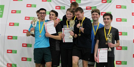 Powiększ grafikę: kolejne-medale-wywalczone-przez-uczniow-ii-lo-w-badmintonie-druzynowym-116225.jpg