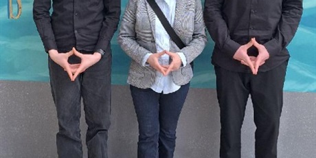 Powiększ grafikę: Pani Izabela Stopa ze swoimi podopiecznymi - Krystian Łebek i Maksymilian Specht