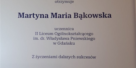 Powiększ grafikę: Dyplom dla Martyny Bąkowskiej za wybitne osiągnięcia edukacyjne