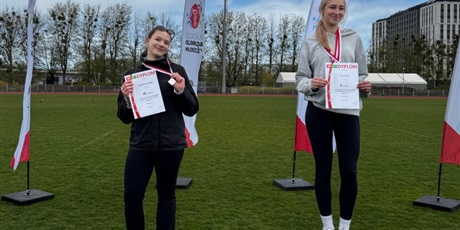 Powiększ grafikę: Zofia Piotrowska na podium - II miejsce w skoku wzwyż