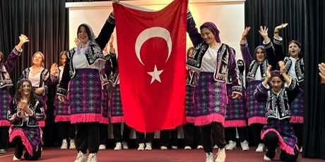 Powiększ grafikę: Występy grupy tanecznej  Antalya, Turcja