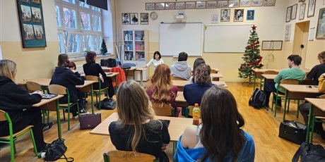 Powiększ grafikę: Spotkanie klasy 4B z p. mecenas Joanną Łojkowską w ramach doradztwa zawodowego